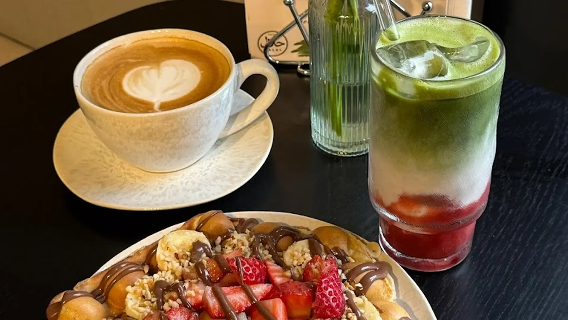 Barista Coffee, Matcha und Waffel bei zhem